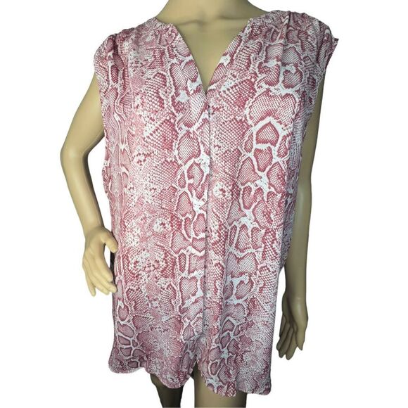 NWT Chelsea and Theodore Sleeveless Snakeskin Patterned Blouse - Picture 1 of 4